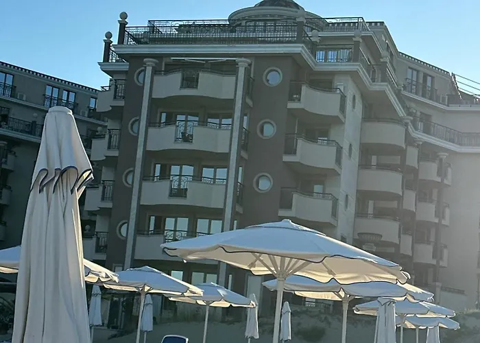 Апартамент Penthouse Happy Moments